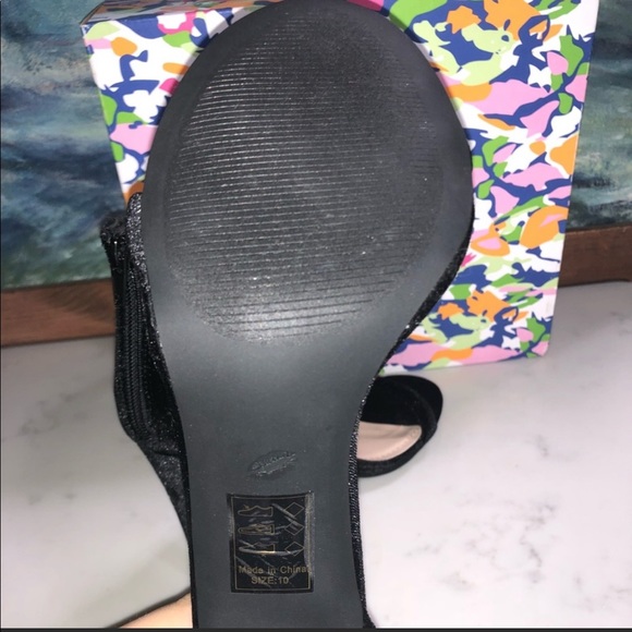 Black velvet ankle strap heels - Picture 7 of 8